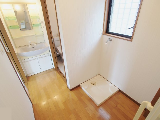 幸町戸建の洗面所