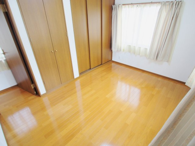 幸町戸建の寝室