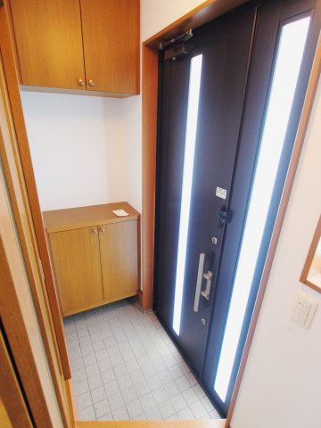 幸町戸建の玄関