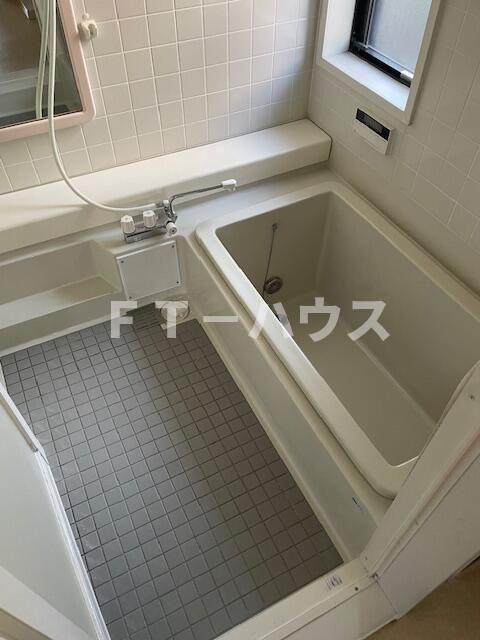 ＳＡＫＡＩテラスハウスの浴室