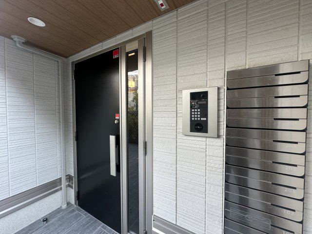 クリスタルハイツあびこβのエントランス