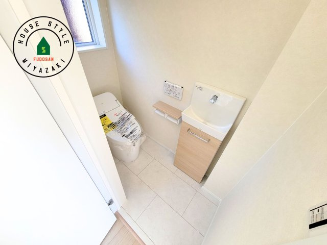 宮崎市島之内(2号棟)の内観：施工例|温水洗浄便座を完備しております。