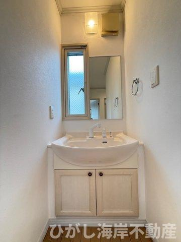 茅ヶ崎市高田4丁目　中古戸建の洗面所|セカンド洗面台
