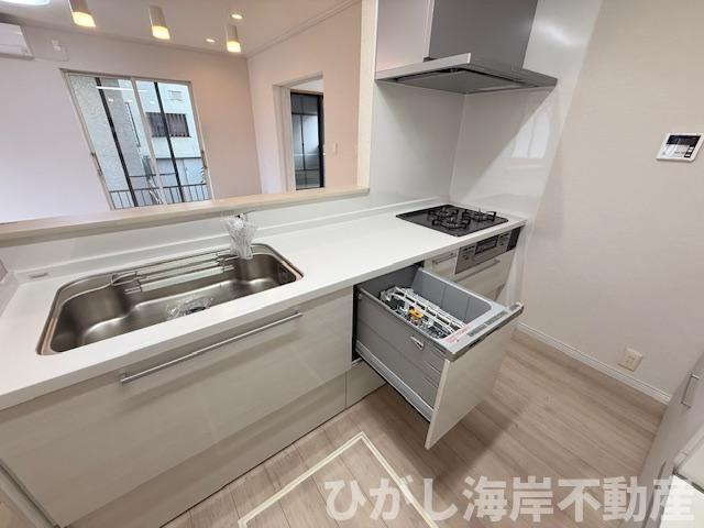 茅ヶ崎市高田4丁目　中古戸建のキッチン|新規リフォーム完了！　食洗器付きシステムキッチン