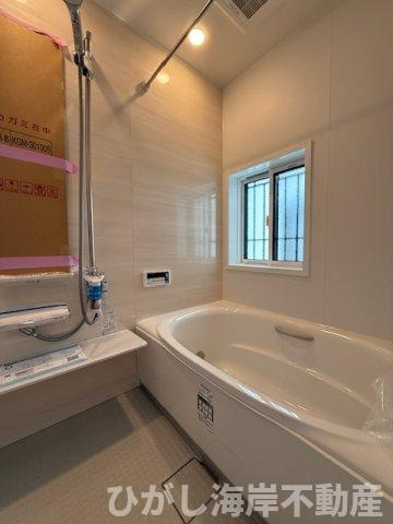 茅ヶ崎市高田4丁目　中古戸建の浴室|新規リフォーム完了！　浴室乾燥機付きユニットバス