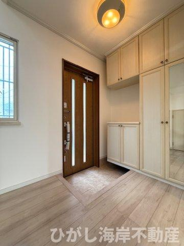 茅ヶ崎市高田4丁目　中古戸建の玄関|新規リフォーム完了！　玄関