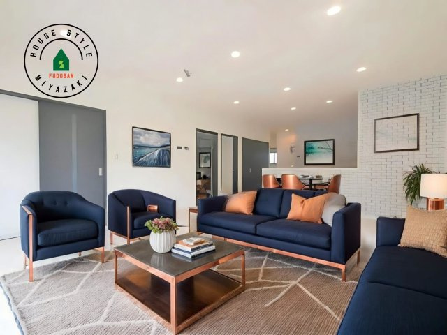 宮崎市下田島栄町(A号地)の内観：施工例|明るく開放的なリビングダイニングは豊かな陽光が注ぎ込み、やすらぎの空間を演出してくれます。ご家族で楽しいひとときをお過ごし下さい。※家具はCGを合成したものです。同社仕様