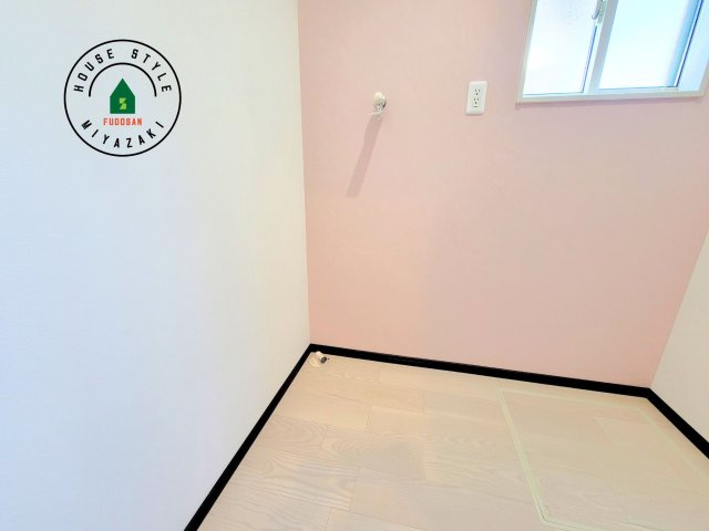 宮崎市下田島栄町(A号地)の内観：施工例|ランドリースペースとなります。広々して有効的にご使用できます。 