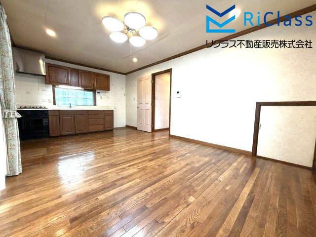 中古戸建　神戸市長田区房王寺町1丁目4の居間・リビング|使いやすいリビングです