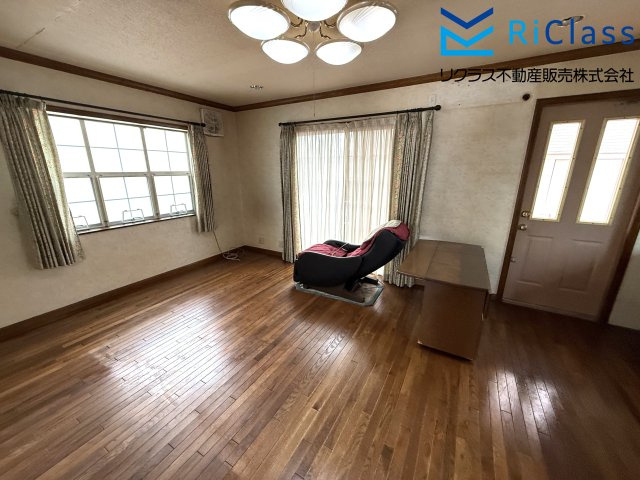 中古戸建　神戸市長田区房王寺町1丁目4の居間・リビング|使いやすいリビングです