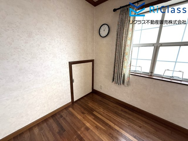 中古戸建　神戸市長田区房王寺町1丁目4の洋室|明るい洋室です