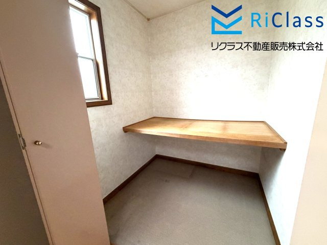 中古戸建　神戸市長田区房王寺町1丁目4の収納|２階和室にはウォークインクローゼット付き