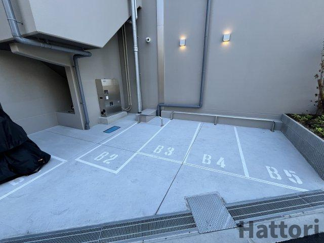 ArtizA京橋WESTの駐車場