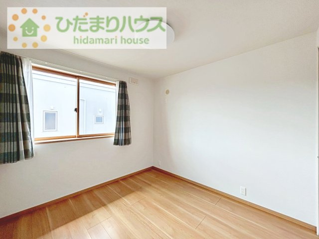 【洋室】 | 笠間市鯉淵　中古戸建 | 机にベットを置けば子供部屋の完成です！