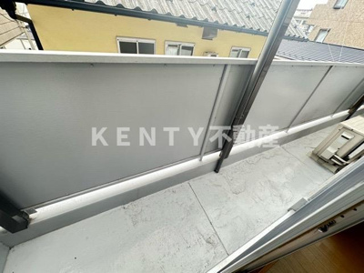 【バルコニー】 | サンビレイ３ | 外からの目が気にならないバルコニーで洗濯物が干せます