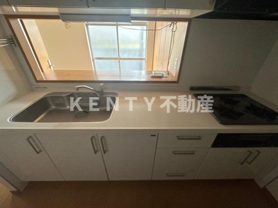 【キッチン】 | サンビレイ３ | コンパクトなキッチンで掃除もラクラク