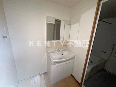 【洗面所】 | サンビレイ３ | 脱衣スペースもあります