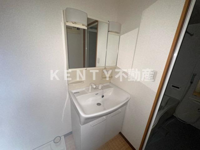 【洗面所】 | サンビレイ３ | 洗面所です