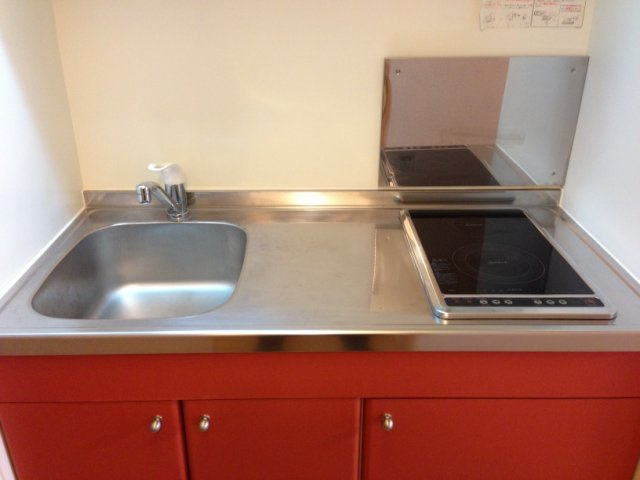 レオパレスシーズのキッチン|電気コンロが2口あるタイプ