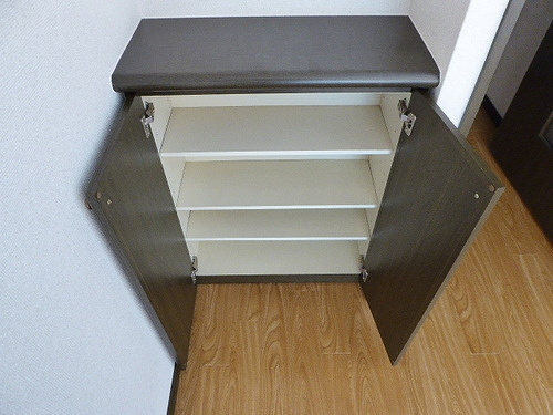 ライオンズプラザ大宮第２の収納|キッチン横収納(洋室約9.8畳※前回募集時2020.11撮影