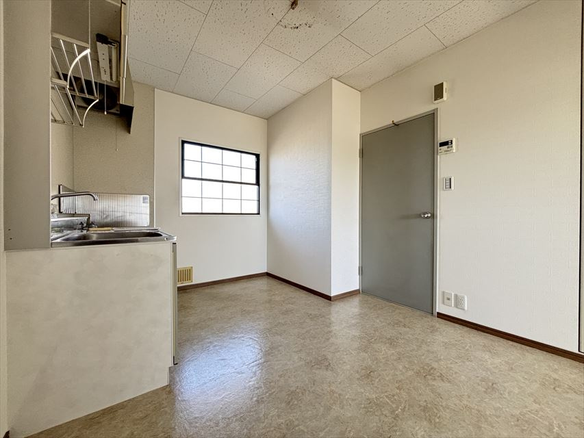 サンフラワー清地の居間・リビング|おしゃれな居間です