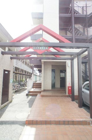 コスモ浦和中島のエントランス|落ち着いたエントランスです