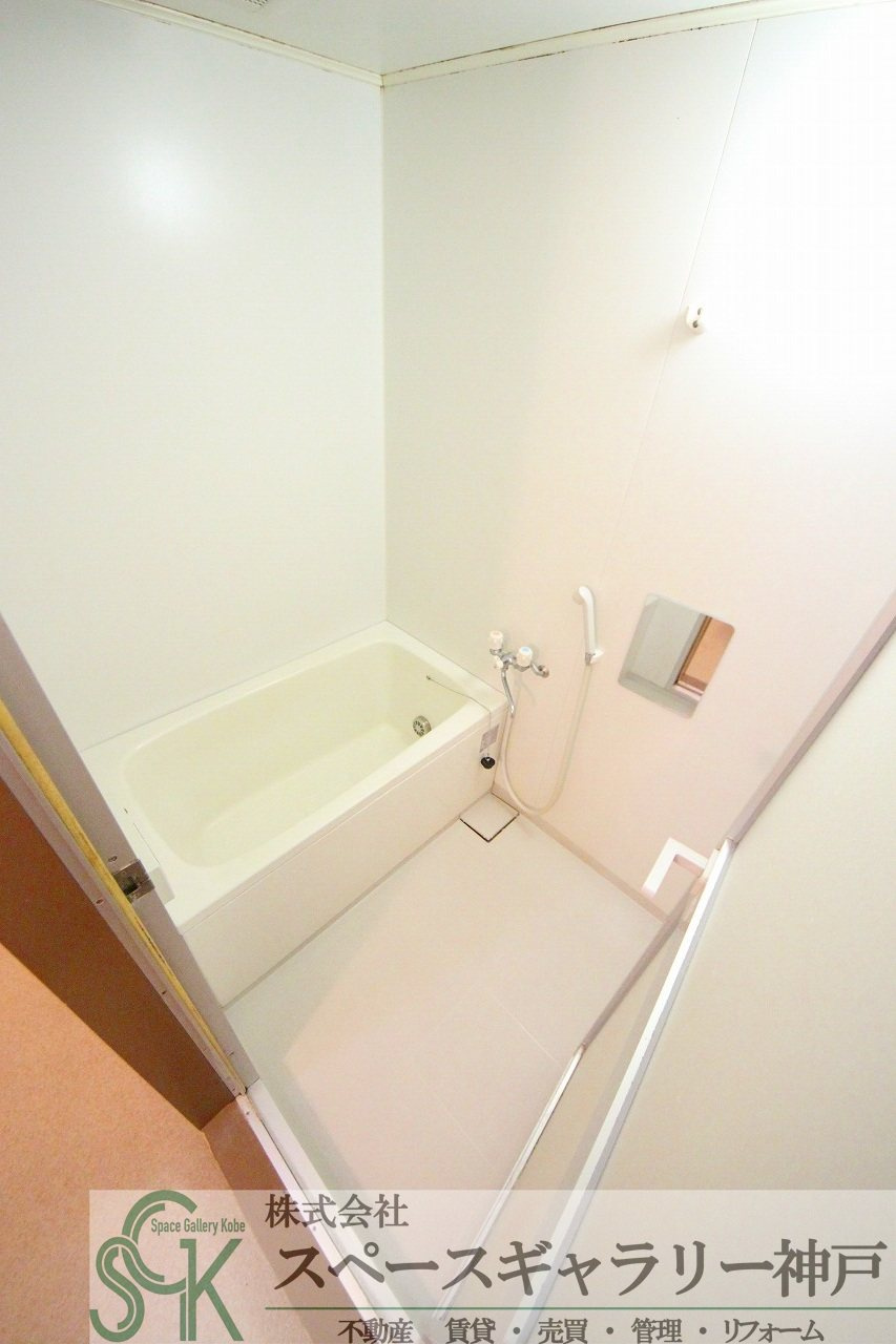 ウィステリア弐番館の浴室|※お部屋により仕様が異なる場合があります※