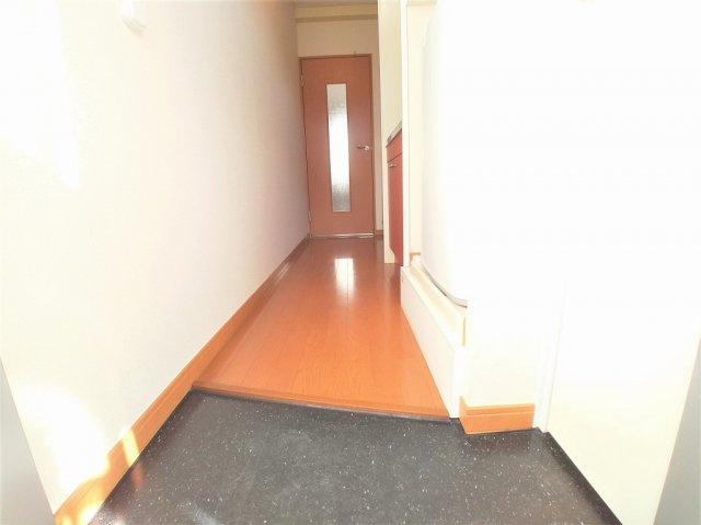 レオパレスドリームの玄関|収納もある玄関です