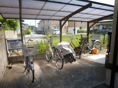【その他共用部分】 | グリーンガーデン酒津 | 自転車置き場