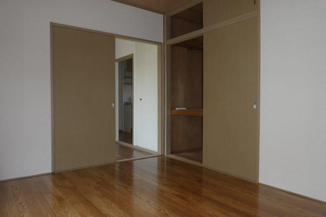 グリーンガーデン酒津の収納|洋室