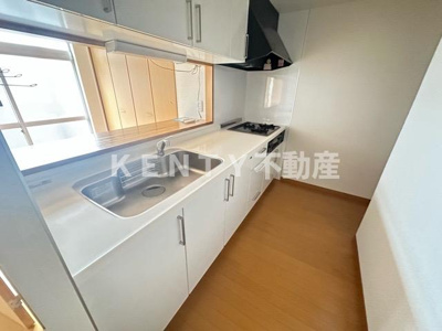 【キッチン】 | サンビレイ３ | きれいなキッチンです