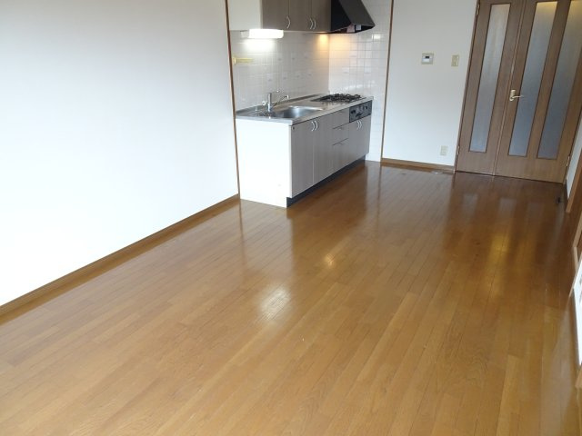 メゾンドピエールの居間・リビング