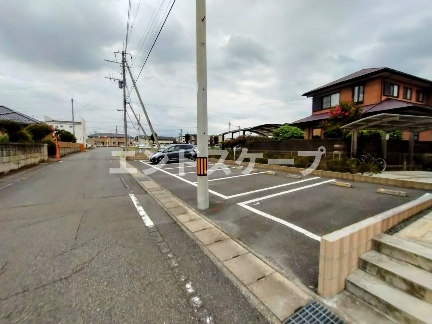 ルピナスの駐車場|高崎、前橋のお部屋探しはエンドスケープまで！お客様の理想お聞かせ下さい♪