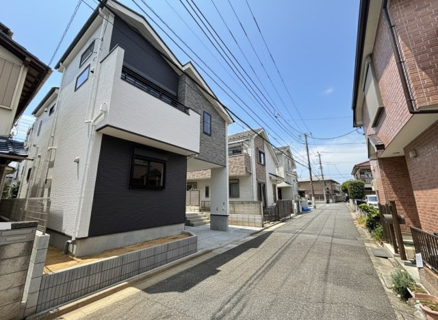 練馬区春日町2丁目 限定1棟の前面道路含む現地写真|東側約5.0ｍ公道に面する整形地です