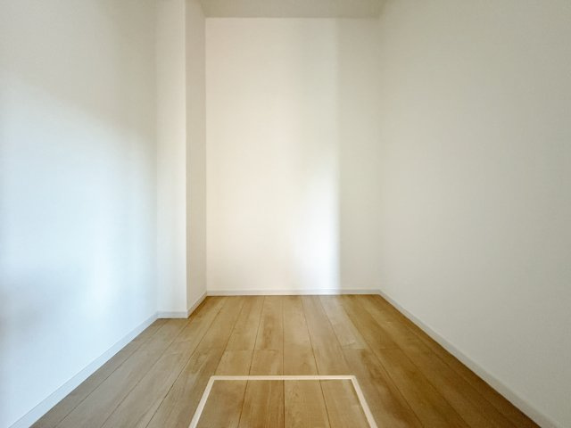 練馬区春日町2丁目 限定1棟の収納|1階9.0帖洋室はウォークインクローゼットを完備