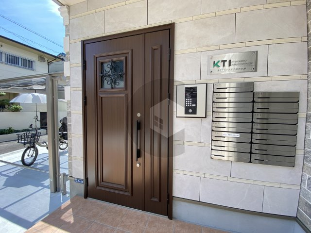 KTIレジデンス河内花園のエントランス