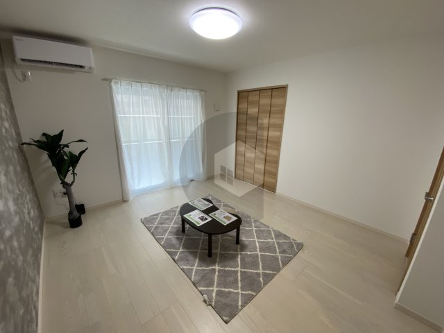 KTIレジデンス河内花園の洋室