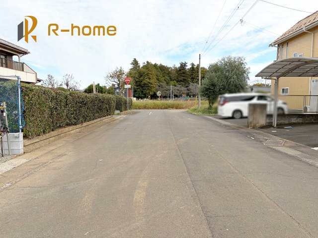 結城郡八千代町東原　新築戸建て　1号棟の前面道路含む現地写真|周辺環境も併せて案内致します♪
閑静な住宅地で笑顔あふれる新生活！
ぜひ現地へお越しください♪