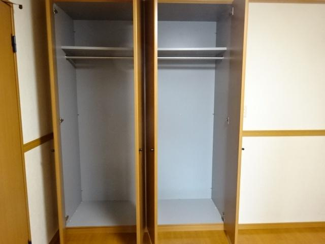 ロイヤルヒルズ上野の収納|洋室2収納（イメージ）