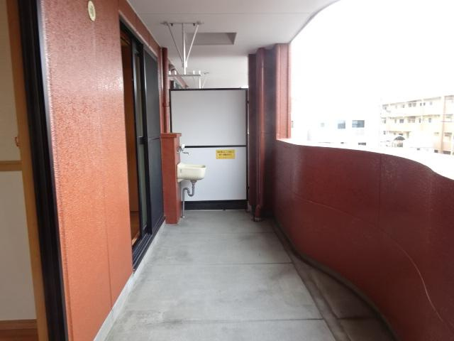 ロイヤルヒルズ上野のバルコニー|広いベランダ（イメージ）