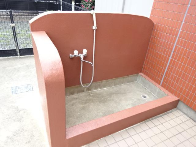 ロイヤルヒルズ上野のその他共用部分|ペット用足洗い場（イメージ）