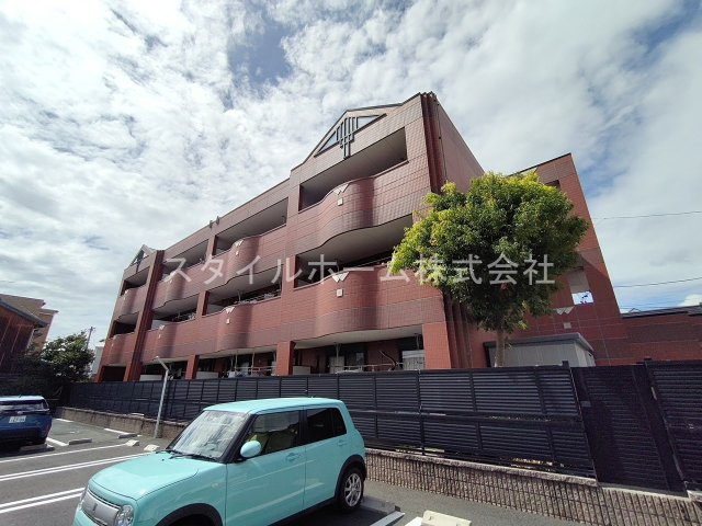 ロイヤルヒルズ上野の外観