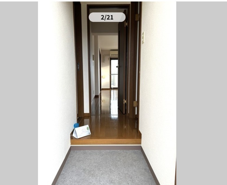 シンセアーノーブルの玄関