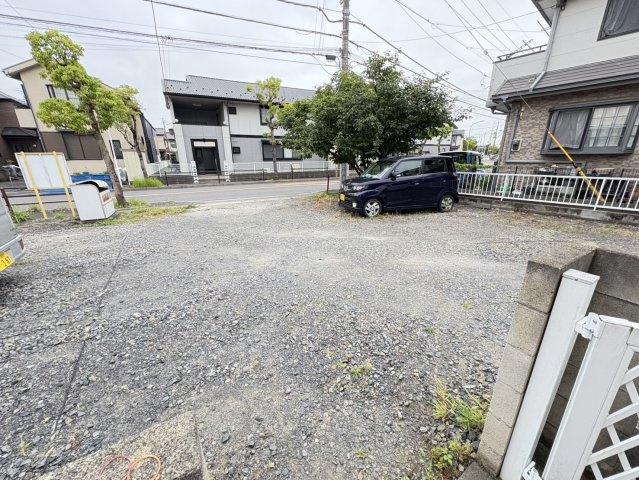 メゾン市川の駐車場