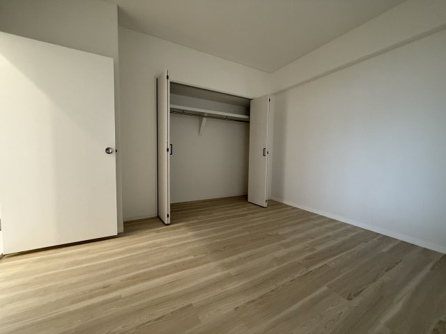 山手台ハイツの洋室