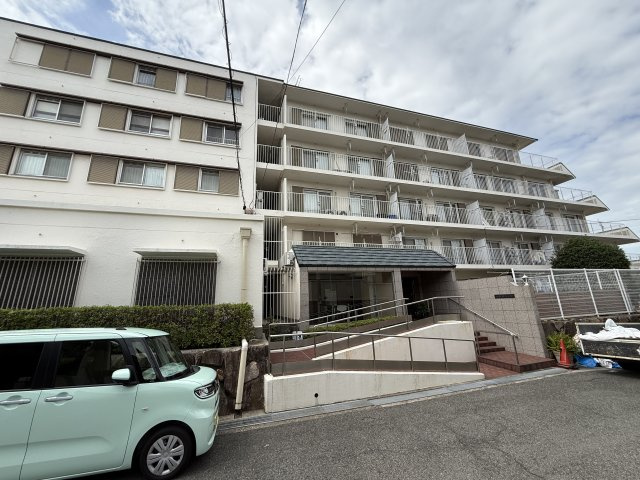 山手台ハイツの外観