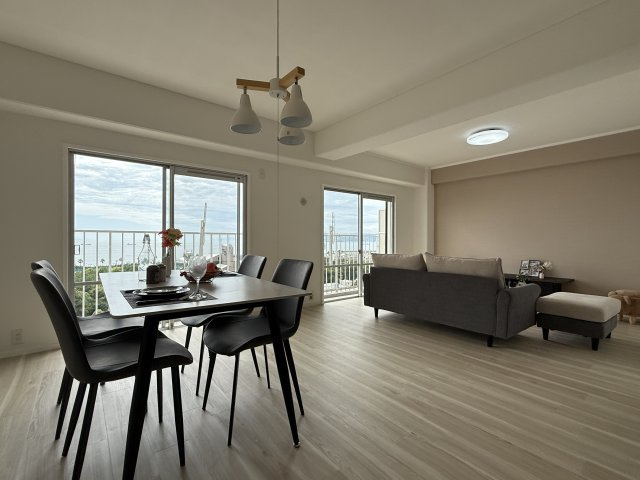 山手台ハイツの居間・リビング