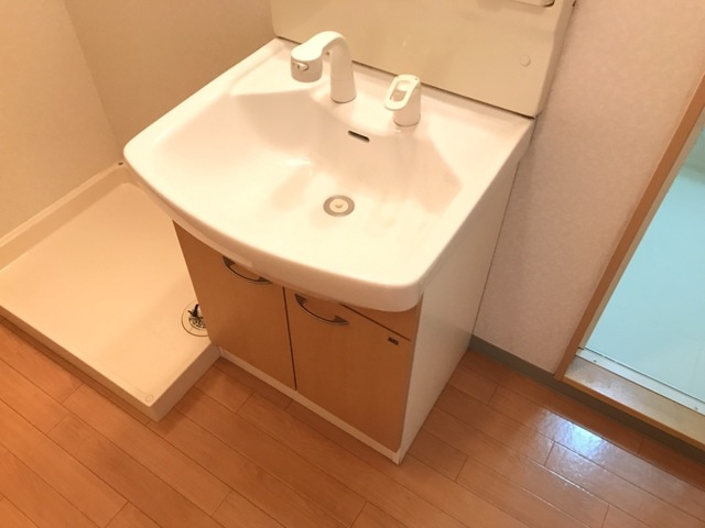 ネオ・クレストⅢの独立洗面台|洗髪洗面化粧台