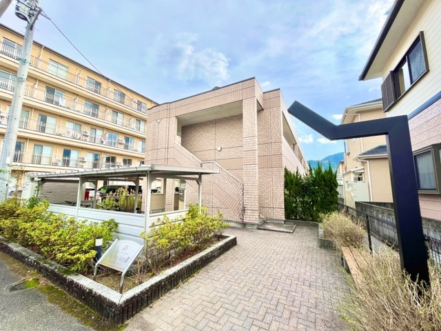 ネオ・クレストⅢのエントランス|外観写真その他1