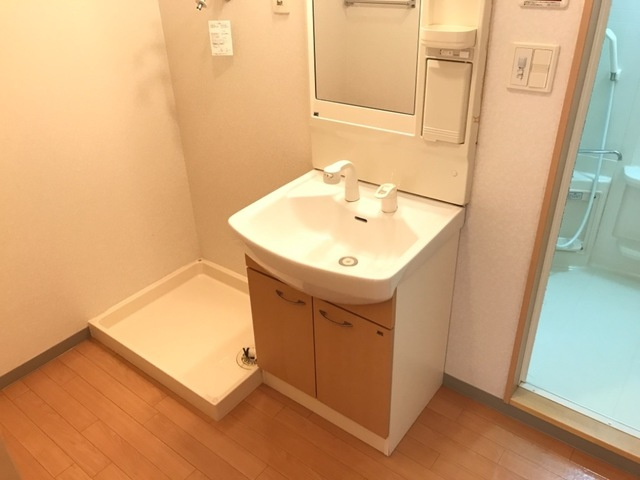 ネオ・クレストⅢの洗面所|洗面